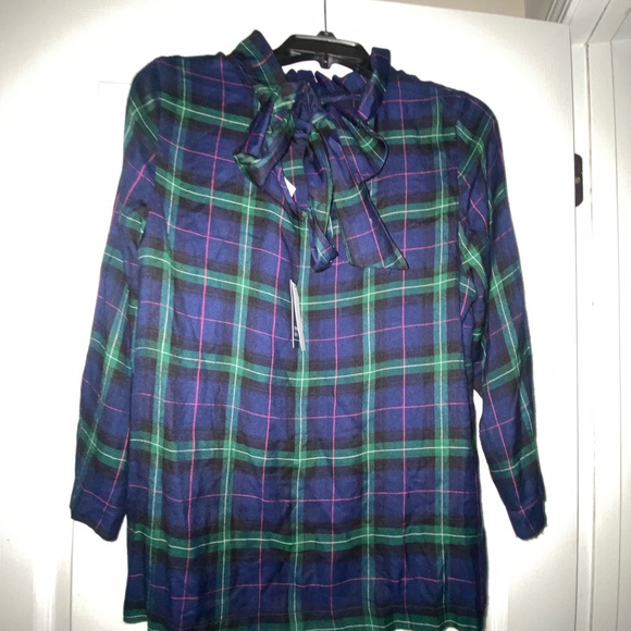 Crown & Ivy navy and green plaid blouse. Size L. NWT - Picture 2 of 2